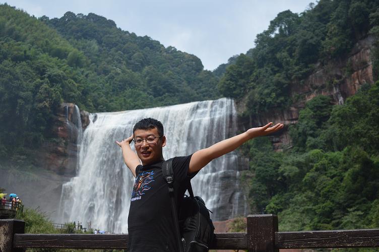 太阳成集团tyc234cc2007级7班市场营销专业——徐峰